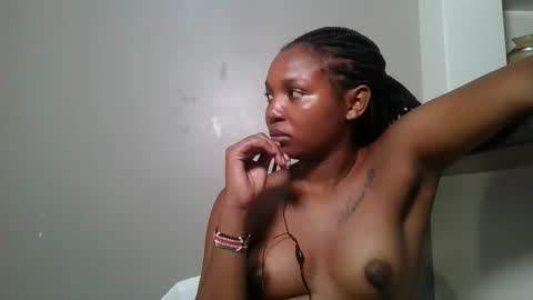 bootie_caramel online show from May 24, 2026, 4:06 am