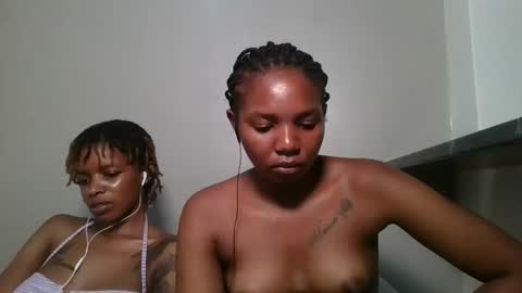 bootie_caramel online show from May 24, 2026, 4:12 pm