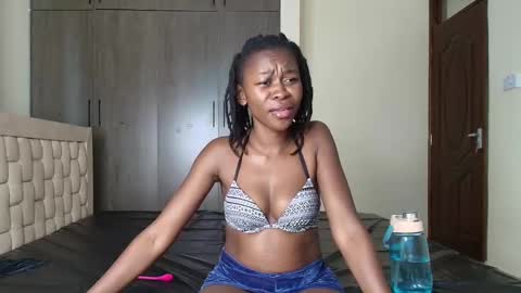 Heather online show from January 31, 2025, 1:02 pm