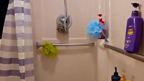 bootywhoknows online show from February 14, 2026, 7:10 pm