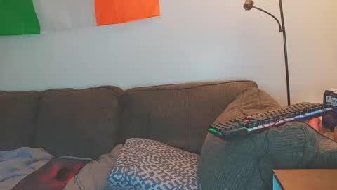 boredandirish21 online show from September 21, 2025, 1:13 pm