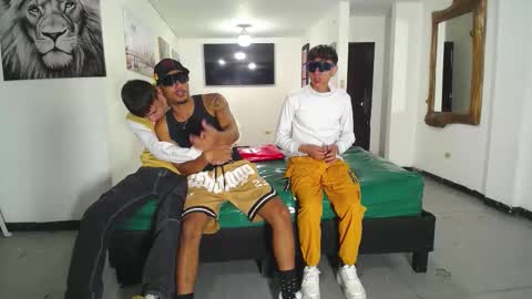 THOMAS AND DAMIAND online show from November 3, 2025, 5:36 pm