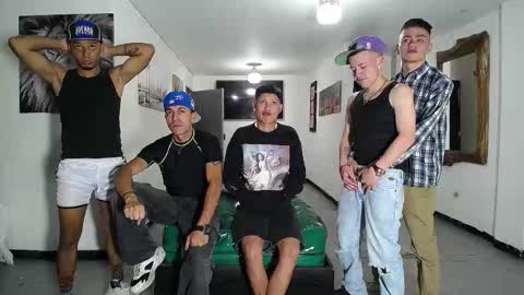 THOMAS AND DAMIAND online show from November 9, 2025, 6:06 pm