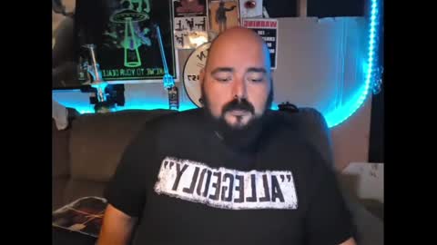 bossdeuce420 online show from April 18, 2026, 6:23 pm