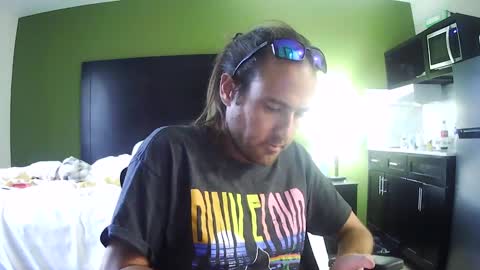 botoezadam online show from September 17, 2025, 10:33 pm