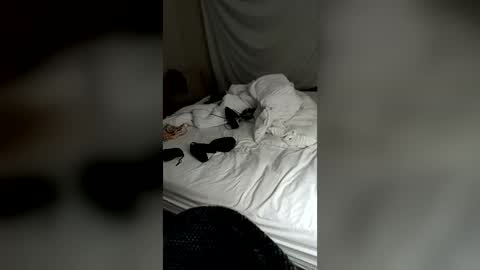 bottomboiiie online show from July 13, 2026, 4:59 am