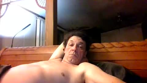 Snapshot of bottomcdforoldersc chatting on February 5, 2025, 11:23 am James online show from February 5, 2025, 11:23 am