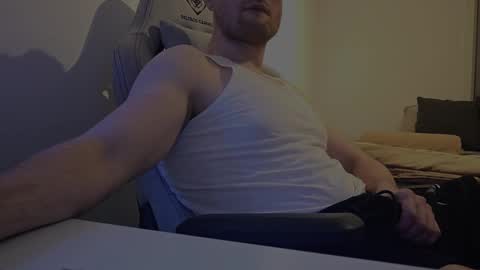 Snapshot of bottomtsinner chatting on February 7, 2026, 10:13 pm bottomtsinner online show from February 7, 2026, 10:13 pm