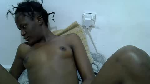 bouncy_vee online show from March 22, 2026, 1:36 pm