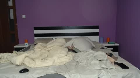 Snapshot of bouth_dream chatting on October 12, 2025, 4:39 pm Angel-Boy online show from October 12, 2025, 4:39 pm