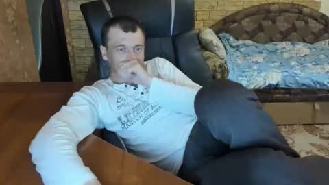 BoyApollon online show from April 9, 2026, 5:07 am