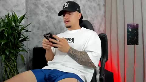 boyc02_ online show from December 21, 2025, 11:39 am