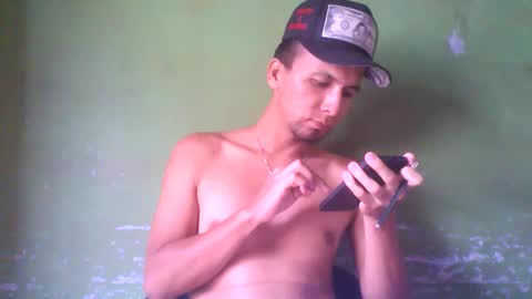 Snapshot of boycumlatino21 chatting on January 16, 2025, 9:08 pm Boy online show from January 16, 2025, 9:08 pm