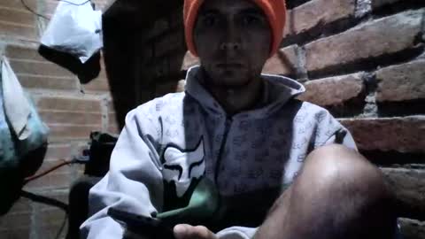 Snapshot of boycumlatino21 chatting on February 15, 2025, 2:58 am Boy online show from February 15, 2025, 2:58 am