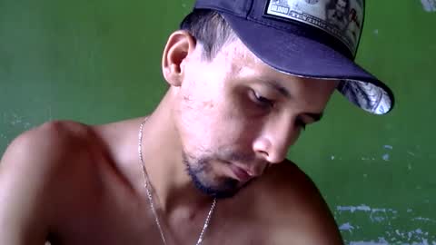 Snapshot of boycumlatino21 chatting on September 23, 2025, 6:33 pm Boy online show from September 23, 2025, 6:33 pm