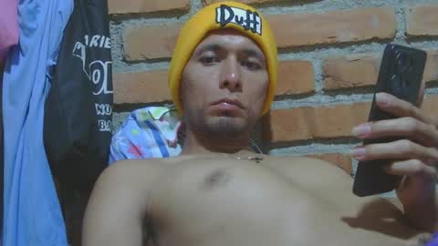 Snapshot of boycumlatino21 chatting on March 25, 2026, 1:44 am Boy online show from March 25, 2026, 1:44 am