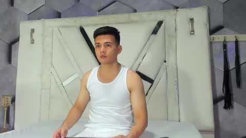 Snapshot of boyhot_mio chatting on February 10, 2026, 2:37 am boyhot_mio online show from February 10, 2026, 2:37 am