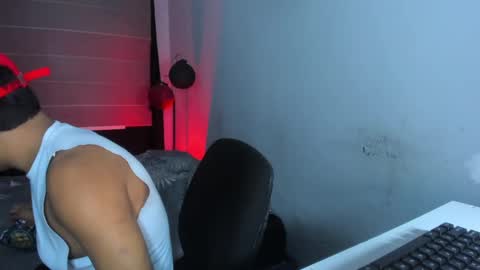 Snapshot of boylatin_777 chatting on December 21, 2024, 6:30 am miguel online show from December 21, 2024, 6:30 am