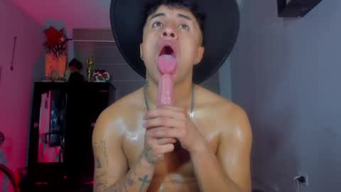 Snapshot of boylatin_777 chatting on January 21, 2025, 9:24 am miguel online show from January 21, 2025, 9:24 am