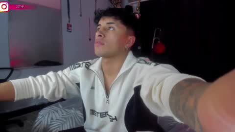 Snapshot of boylatin_777 chatting on February 13, 2025, 4:00 am miguel online show from February 13, 2025, 4:00 am