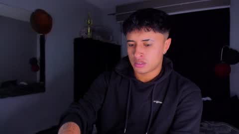Snapshot of boylatin_777 chatting on March 5, 2025, 5:40 am miguel online show from March 5, 2025, 5:40 am