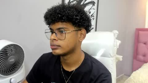 Snapshot of boylittle19cm chatting on November 20, 2025, 12:27 pm Jackson online show from November 20, 2025, 12:27 pm