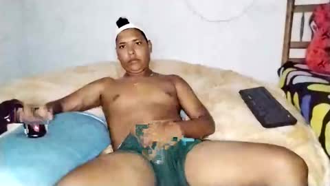 Snapshot of boysex1124 chatting on December 18, 2024, 11:56 am andrew online show from December 18, 2024, 11:56 am