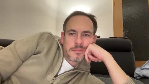 boytoyhh online show from November 25, 2025, 7:58 pm