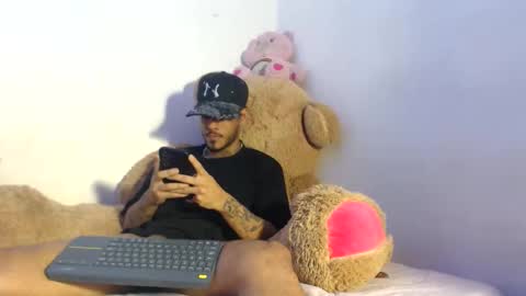 boyzac_ online show from June 3, 2026, 1:41 am