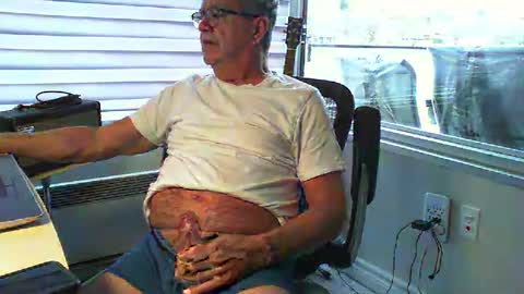 bozou online show from November 9, 2025, 7:23 pm