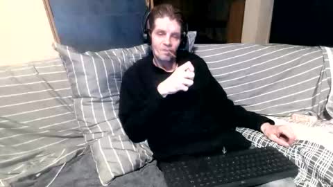 bponie1 online show from November 30, 2025, 12:14 am