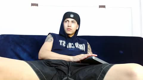 Snapshot of br4ndon_cooper chatting on October 4, 2025, 1:09 pm Brandon online show from October 4, 2025, 1:09 pm