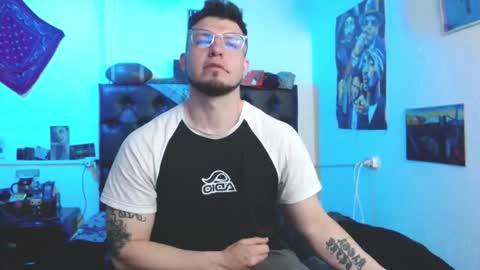 brad hot boy online show from October 21, 2025, 3:46 pm