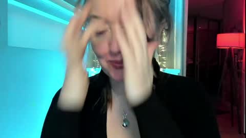 Snapshot of braingirl chatting on May 10, 2026, 4:12 pm I see you X-twitter its braingirl online show from May 10, 2026, 4:12 pm