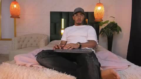 Brand  online show from November 16, 2025, 3:06 pm