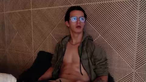 brandon_starkk online show from November 21, 2025, 12:04 pm