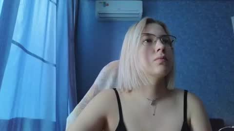 Belle  online show from October 19, 2025, 3:18 am