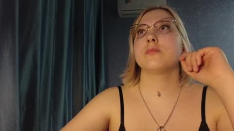 Belle  online show from March 29, 2026, 2:06 pm