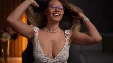 Alex online show from November 17, 2025, 5:02 am