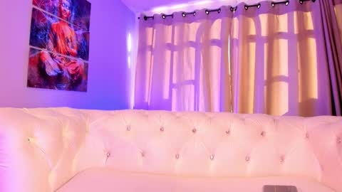   online show from December 1, 2025, 8:47 pm