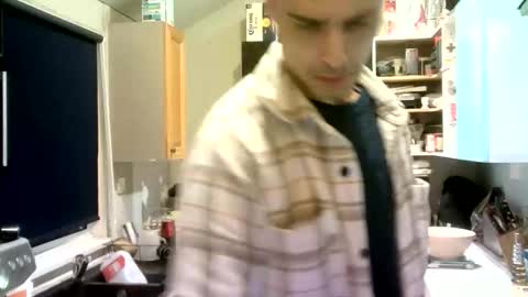 Snapshot of bratdownunder chatting on November 18, 2025, 3:38 pm Bratdownunder online show from November 18, 2025, 3:38 pm