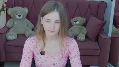 Snapshot of bree_sky chatting on April 1, 2026, 11:22 am Bree online show from April 1, 2026, 11:22 am