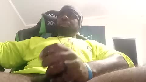 Snapshot of breeze316 chatting on September 10, 2025, 10:15 am breeze316 online show from September 10, 2025, 10:15 am