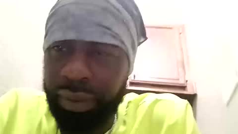 Snapshot of breeze316 chatting on September 12, 2025, 10:15 am breeze316 online show from September 12, 2025, 10:15 am