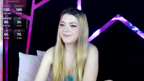 Snapshot of breezelle chatting on December 16, 2025, 6:24 pm Zeline online show from December 16, 2025, 6:24 pm