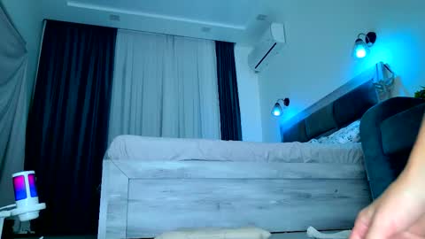 Brenda online show from October 30, 2025, 3:13 pm