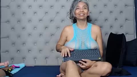 BRENDA VELASQUEZ online show from March 19, 2026, 7:18 pm