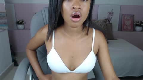 Snapshot of brendathompson_ chatting on February 4, 2025, 12:33 pm Brenda online show from February 4, 2025, 12:33 pm