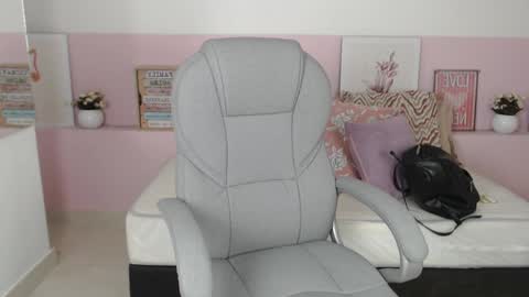 Snapshot of brendathompson_ chatting on February 10, 2025, 12:18 pm Brenda online show from February 10, 2025, 12:18 pm