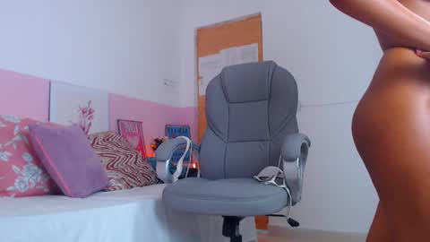 Snapshot of brendathompson_ chatting on February 20, 2025, 3:30 pm Brenda online show from February 20, 2025, 3:30 pm